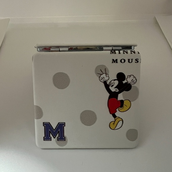 ♦️🎡❤️‍🔥Disney Double Sided Magnifying Mirror NEW❣️ - Picture 4 of 6